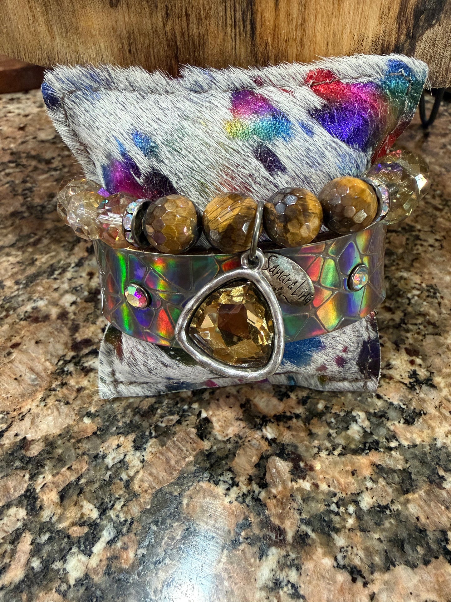 Sandra Ling Bracelet Set with Cowhide Pillow