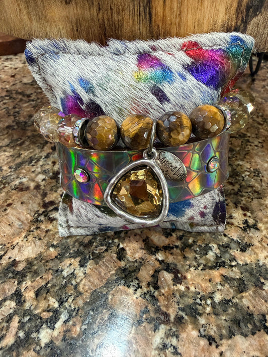 Sandra Ling Bracelet Set with Cowhide Pillow